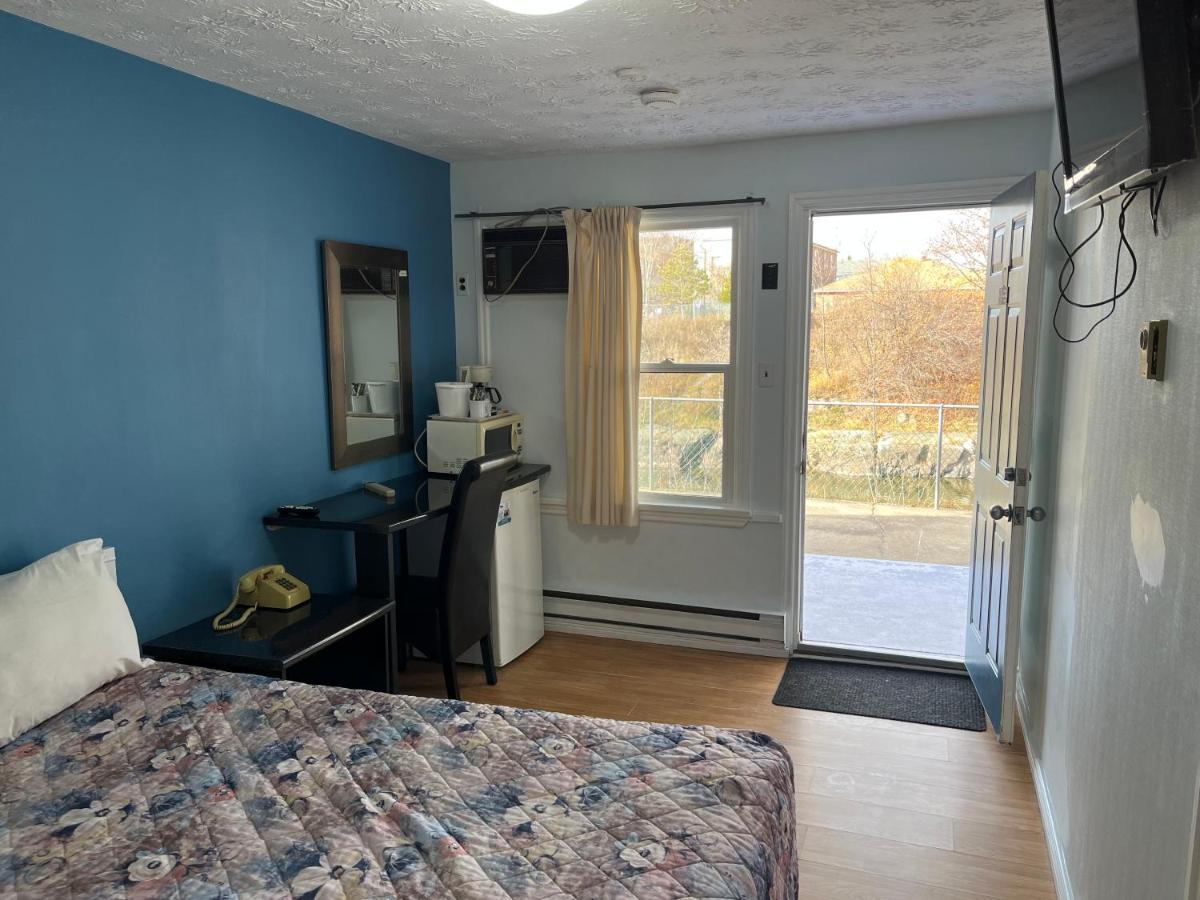 Blind River Old Mill Motel מראה חיצוני תמונה