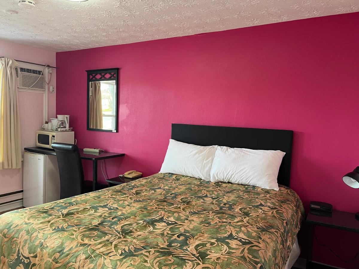 Blind River Old Mill Motel מראה חיצוני תמונה