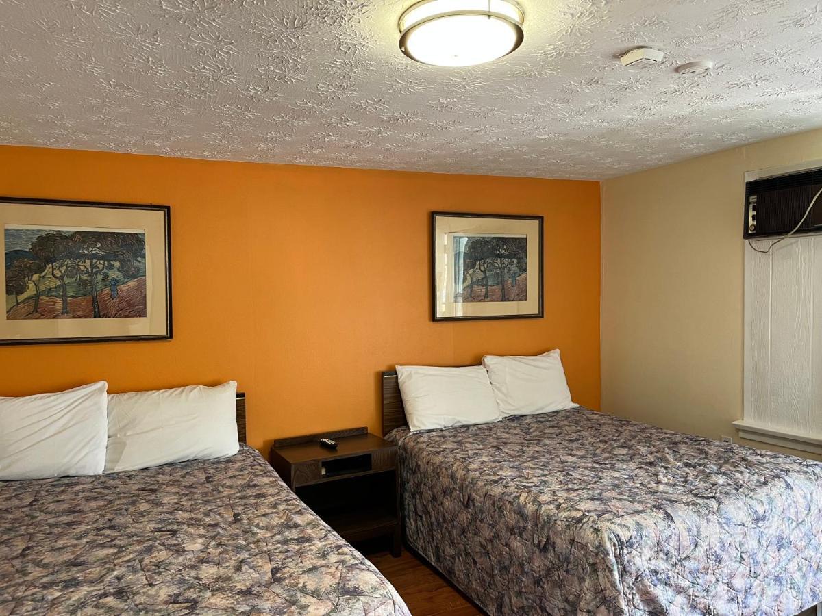 Blind River Old Mill Motel מראה חיצוני תמונה