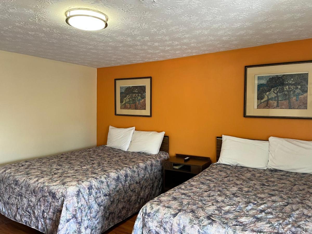 Blind River Old Mill Motel מראה חיצוני תמונה