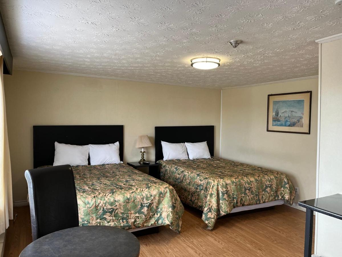 Blind River Old Mill Motel מראה חיצוני תמונה