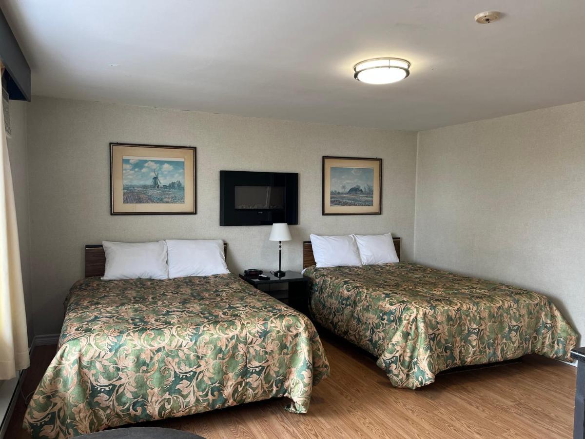 Blind River Old Mill Motel מראה חיצוני תמונה