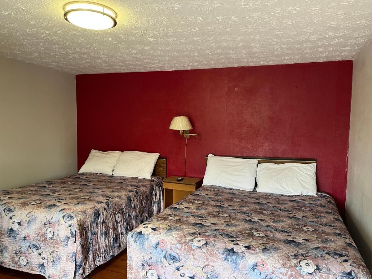 Blind River Old Mill Motel מראה חיצוני תמונה