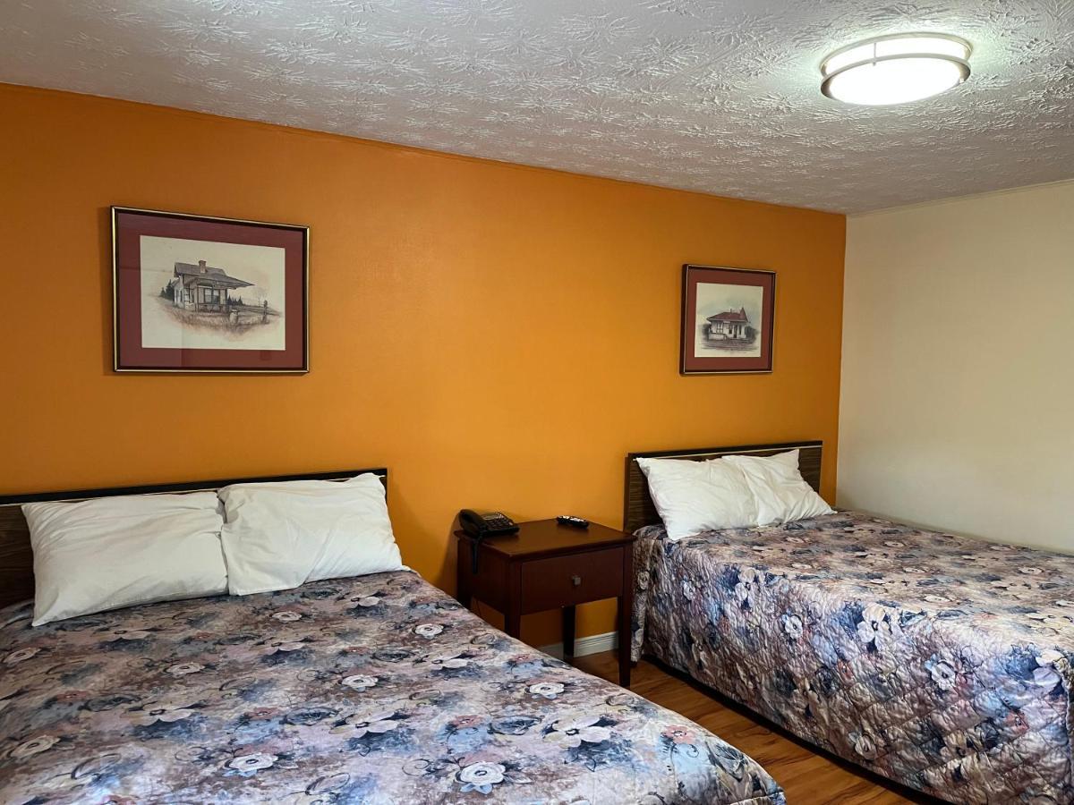 Blind River Old Mill Motel מראה חיצוני תמונה