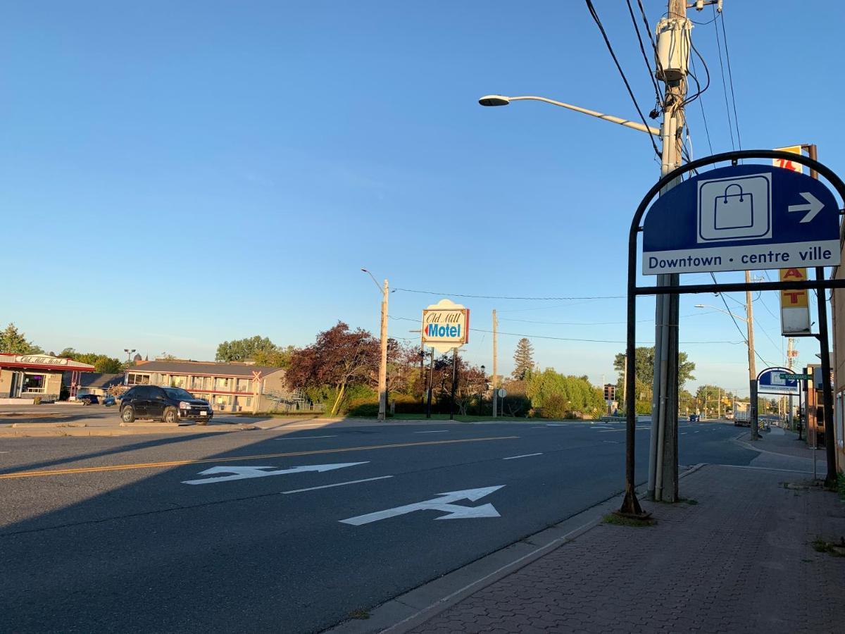 Blind River Old Mill Motel מראה חיצוני תמונה